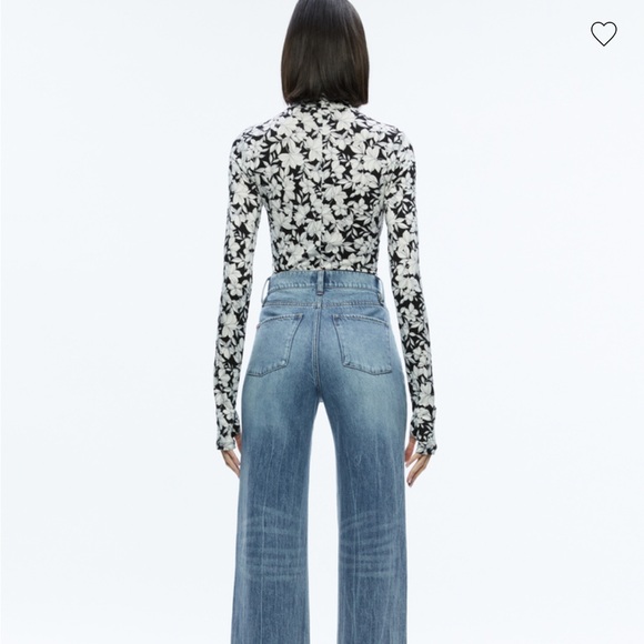 Alice + Olivia DELAINA TURTLENECK TOP NWT MEDIUM Black & White print - Picture 2 of 4